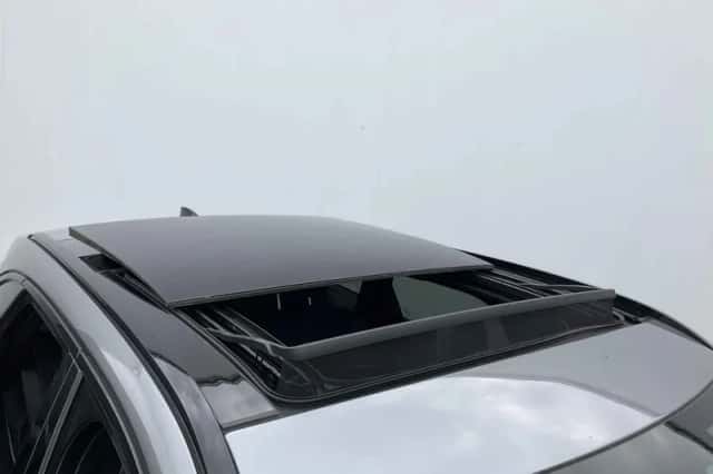 Jaguar F-Pace (2021) thumbnail 4
