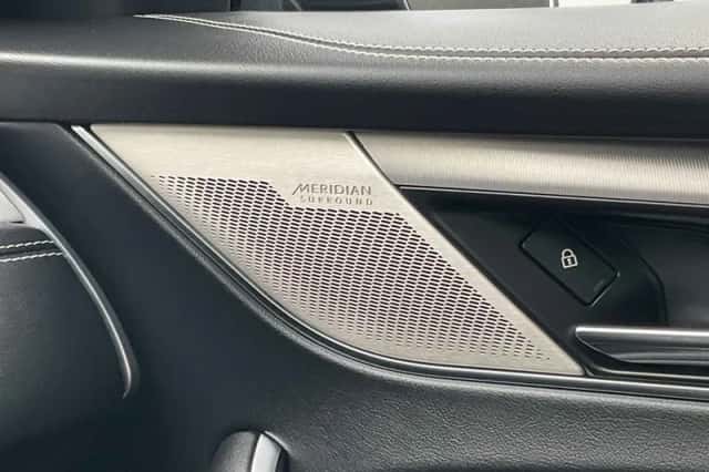 Jaguar F-Pace (2021) thumbnail 5