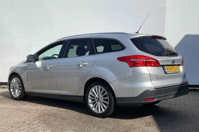 Ford Focus (2016) thumbnail 2