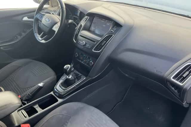 Ford Focus (2016) thumbnail 3