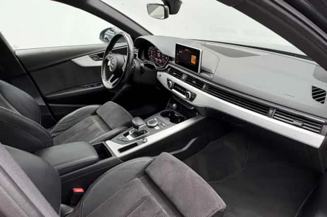 Audi A4 (2016) thumbnail 3