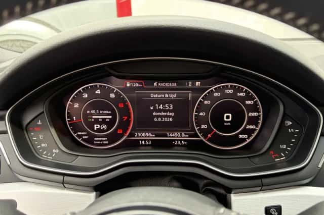 Audi A4 (2016) thumbnail 5