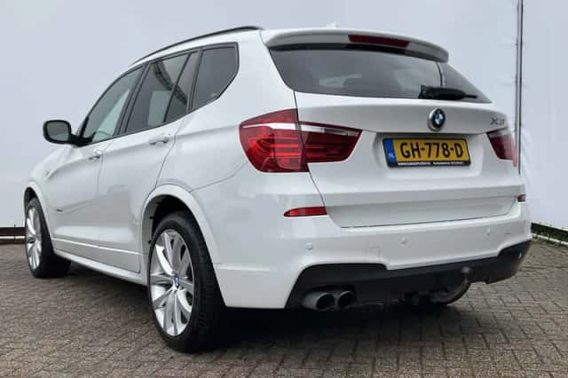 BMW X3 (2013) thumbnail 2