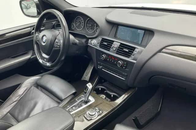 BMW X3 (2013) thumbnail 3