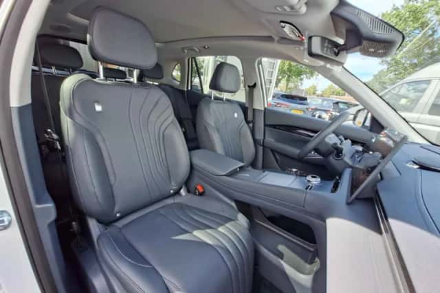 Geely E5 (2026) thumbnail 3