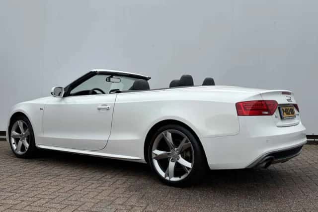 Audi A5 (2013) thumbnail 2