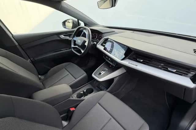 Audi Q4 e-tron (2022) thumbnail 3