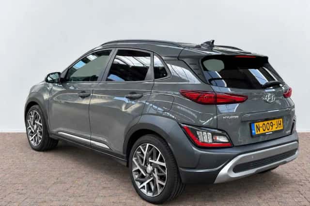 Hyundai Kona (2022) thumbnail 2