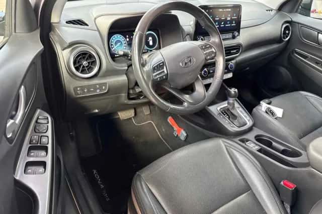 Hyundai Kona (2022) thumbnail 4
