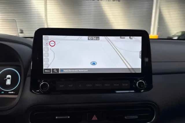 Hyundai Kona (2022) thumbnail 5
