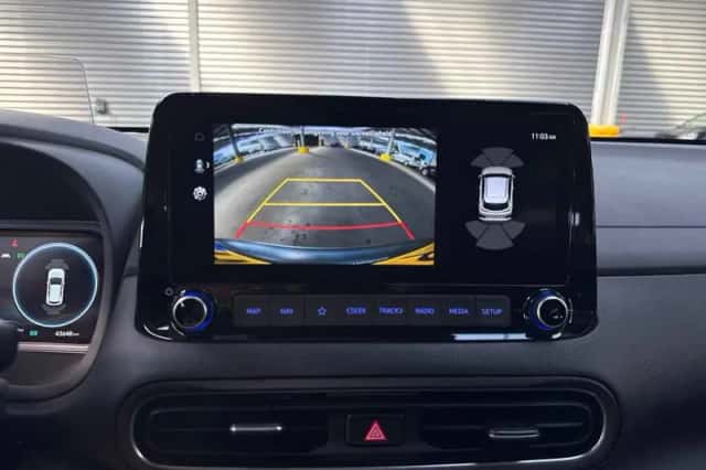 Hyundai Kona (2022) thumbnail 6
