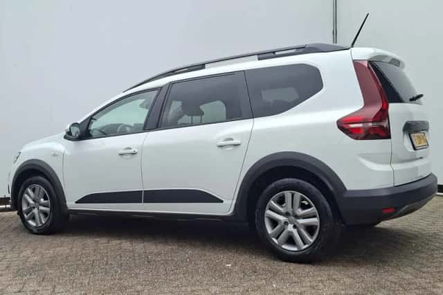 Dacia Jogger (2023) thumbnail 2