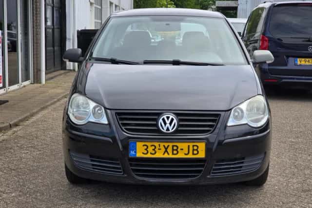 Volkswagen Polo (2007) thumbnail 2