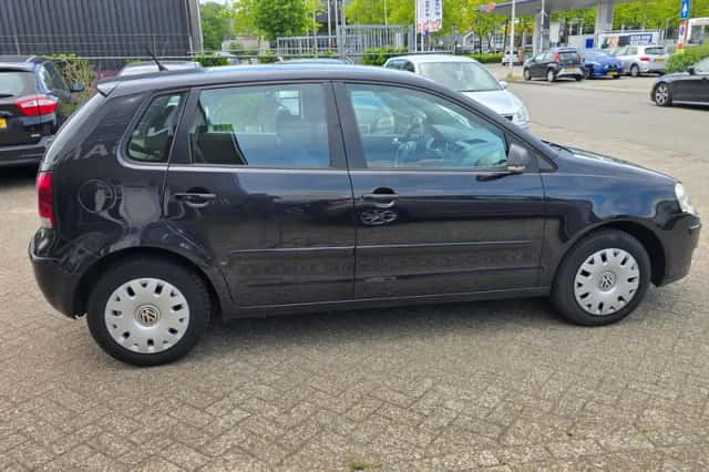 Volkswagen Polo (2007) thumbnail 4