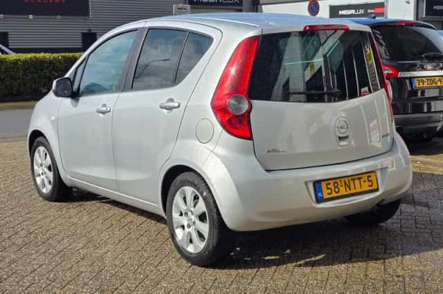 Opel Agila (2010) thumbnail 4