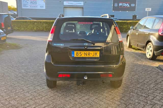 Suzuki Ignis (2004) thumbnail 6