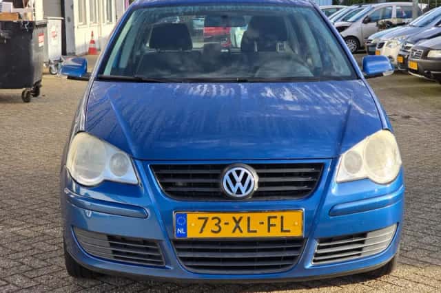 Volkswagen Polo (2007) thumbnail 2