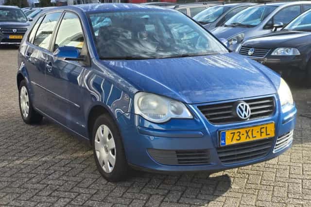 Volkswagen Polo (2007) thumbnail 3