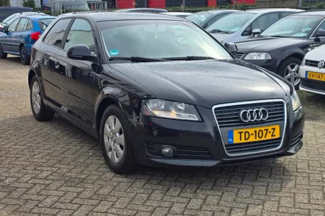 Audi A3 (2010) thumbnail 3