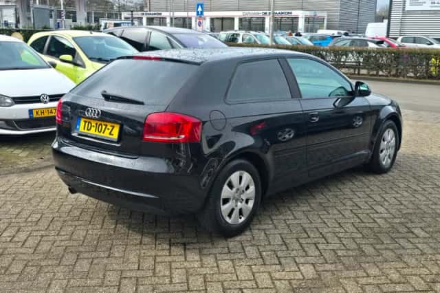 Audi A3 (2010) thumbnail 5