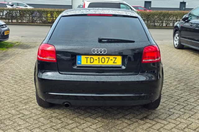 Audi A3 (2010) thumbnail 6
