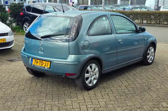 Opel Corsa (2006) thumbnail 5