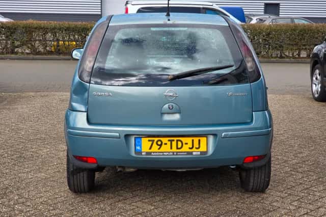 Opel Corsa (2006) thumbnail 6