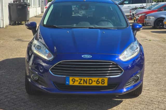 Ford Fiesta (2015) thumbnail 2