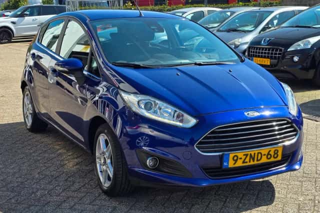 Ford Fiesta (2015) thumbnail 3