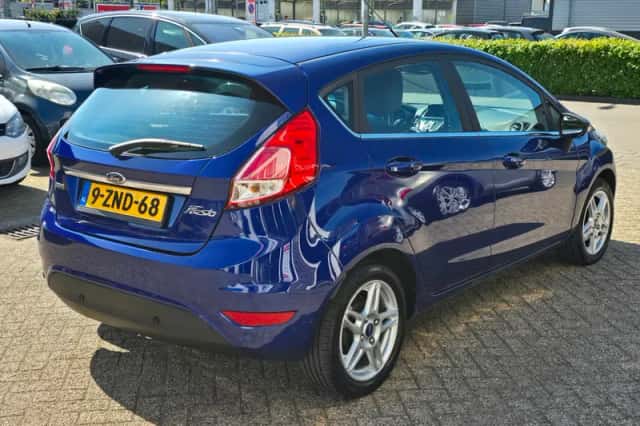 Ford Fiesta (2015) thumbnail 4