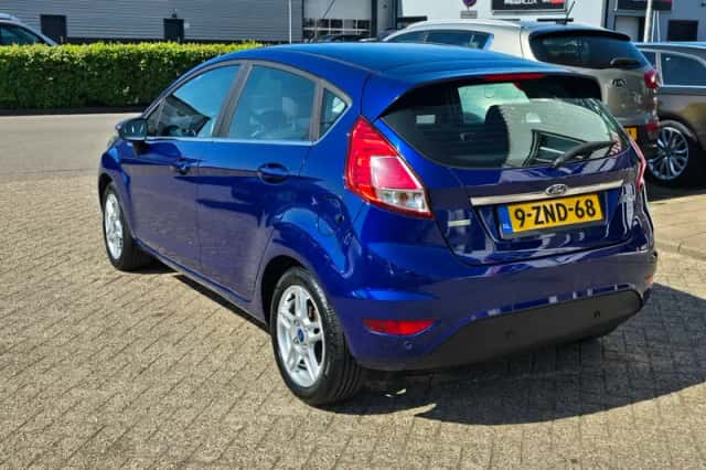Ford Fiesta (2015) thumbnail 5