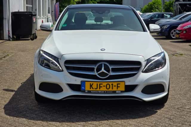 Mercedes-Benz C-Klasse (2016) thumbnail 2