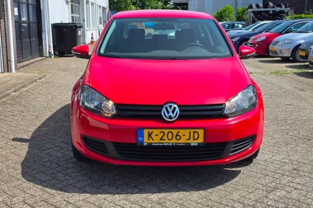 Volkswagen Golf (2009) thumbnail 2