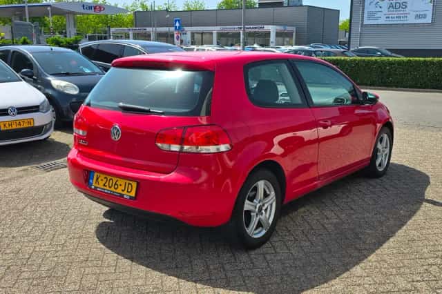 Volkswagen Golf (2009) thumbnail 4