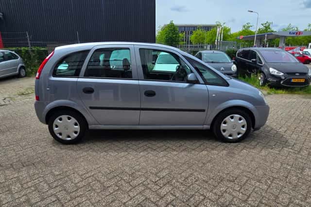 Opel Meriva (2003) thumbnail 4