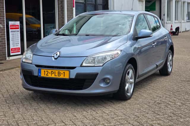 Renault Mégane (2011) thumbnail 1