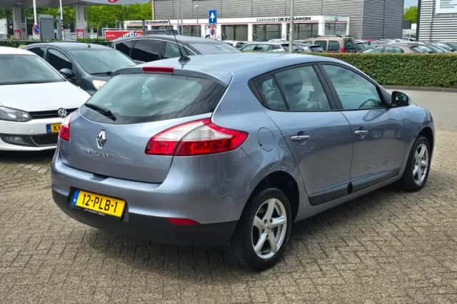 Renault Mégane (2011) thumbnail 5