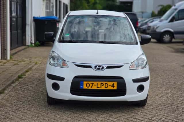 Hyundai i10 (2010) thumbnail 2