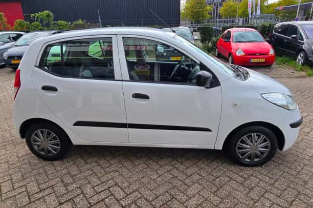 Hyundai i10 (2010) thumbnail 4