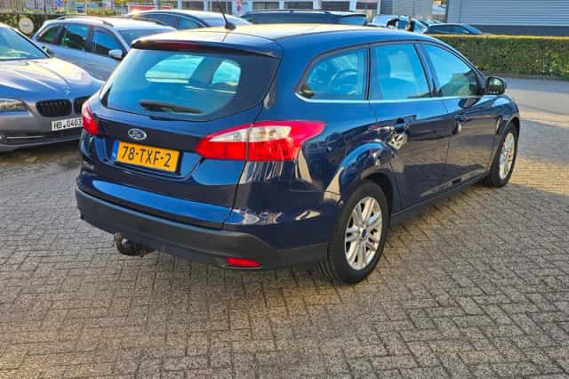 Ford Focus (2012) thumbnail 5