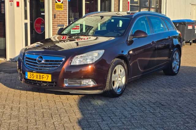 Opel Insignia (2012) thumbnail 1