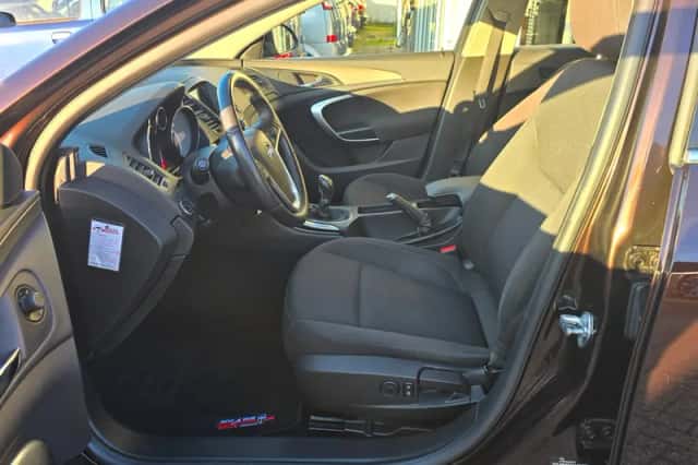 Opel Insignia (2012) thumbnail 6