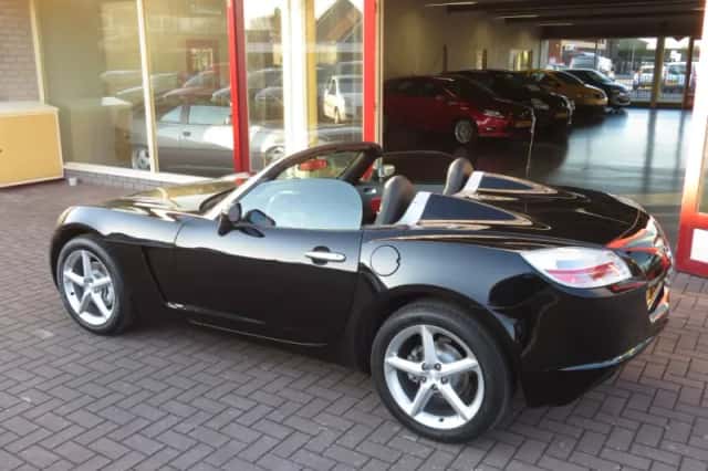 Opel GT (2009) thumbnail 4