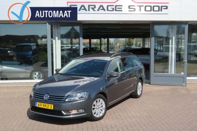 Volkswagen Passat (2011) thumbnail 1