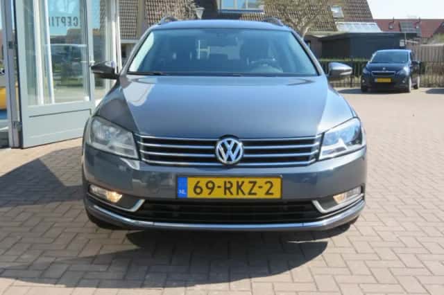 Volkswagen Passat (2011) thumbnail 5