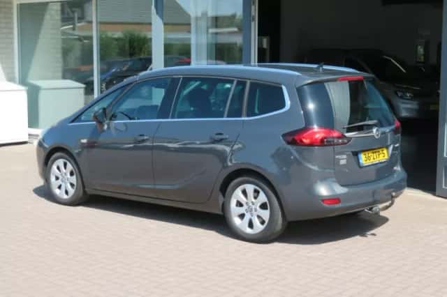 Opel Zafira (2013) thumbnail 4