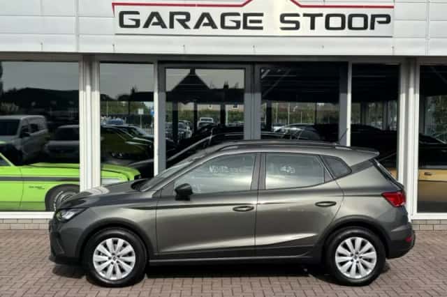 SEAT Arona (2023) thumbnail 3