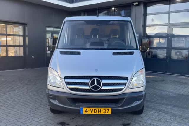 Mercedes-Benz Sprinter (2009) thumbnail 2