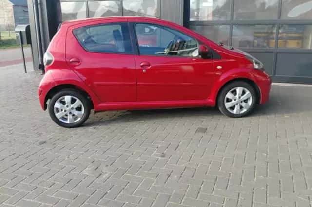 Toyota Aygo (2011) thumbnail 4