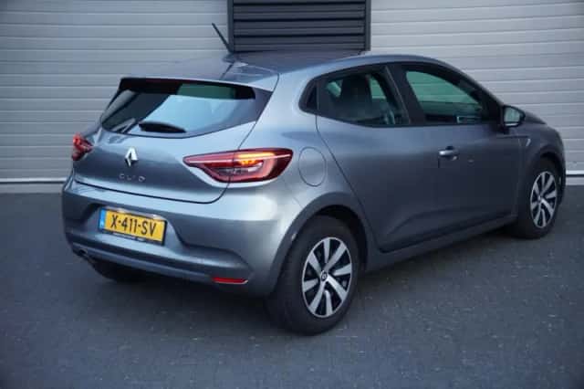 Renault Clio (2023) thumbnail 4